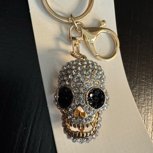 Rhinestone Skull bag charm - Picture 3 of 5